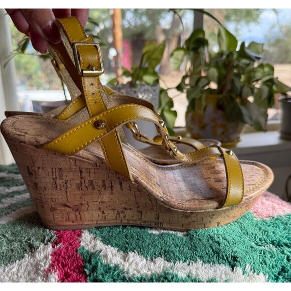Strappy Wedge Sandals Women 8.5 Yellow Vegan Studded Peep Toe Cork Beach Resort - Picture 3 of 7